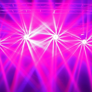 LED摇头灯 18颗钻石摇头灯效果图